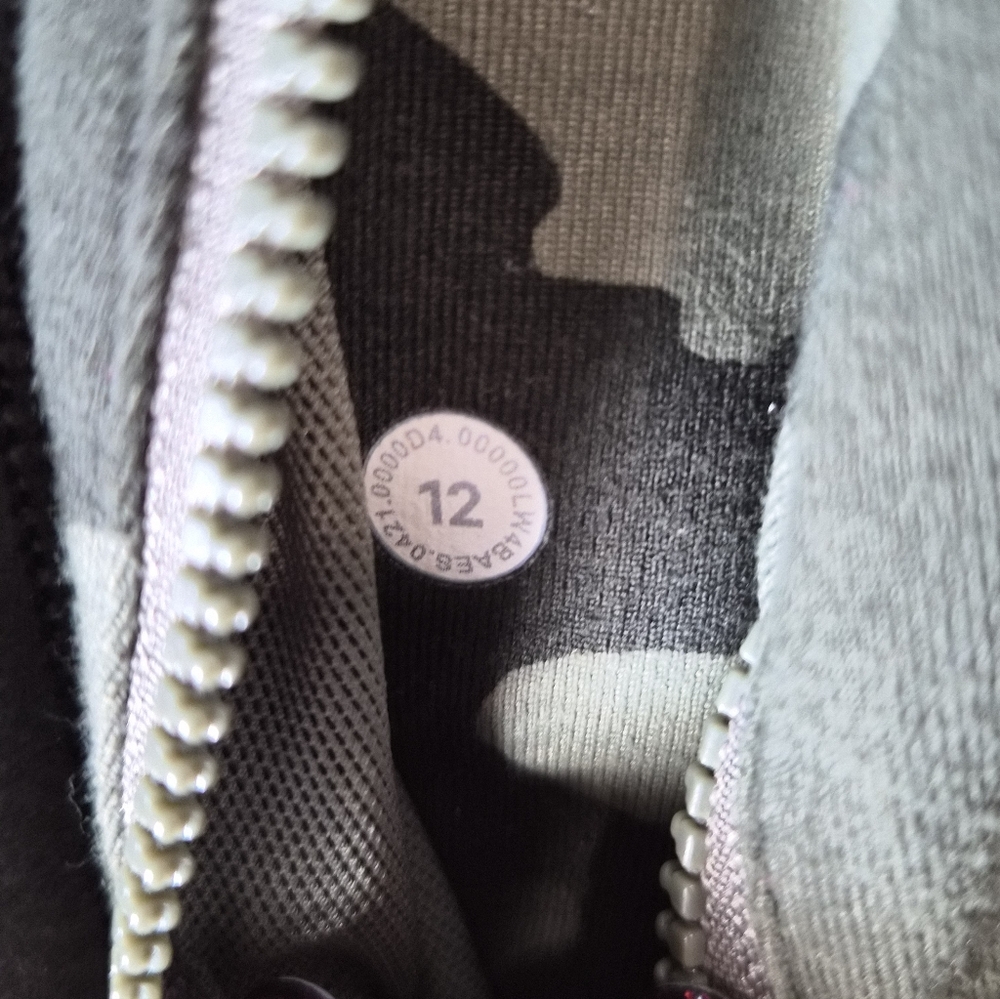 Lululemon Heritage Camo Define Jacket Size 12 - Picture 4 of 6